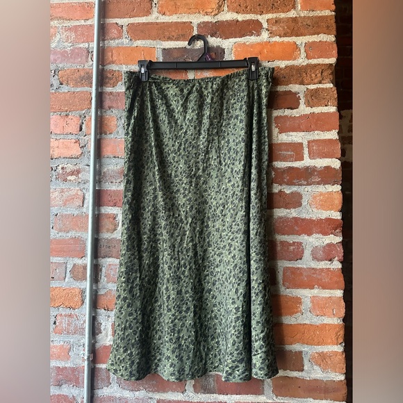 Time and Tru Women's Satin Midi Skirt with Side Slit, Size: xl - Picture 6 of 10